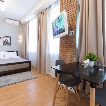 Modern Studio Beside Metro Yaroslava Mudroho, Universytet - Chernyshevska Str 95-7 哈尔科夫 外观 照片