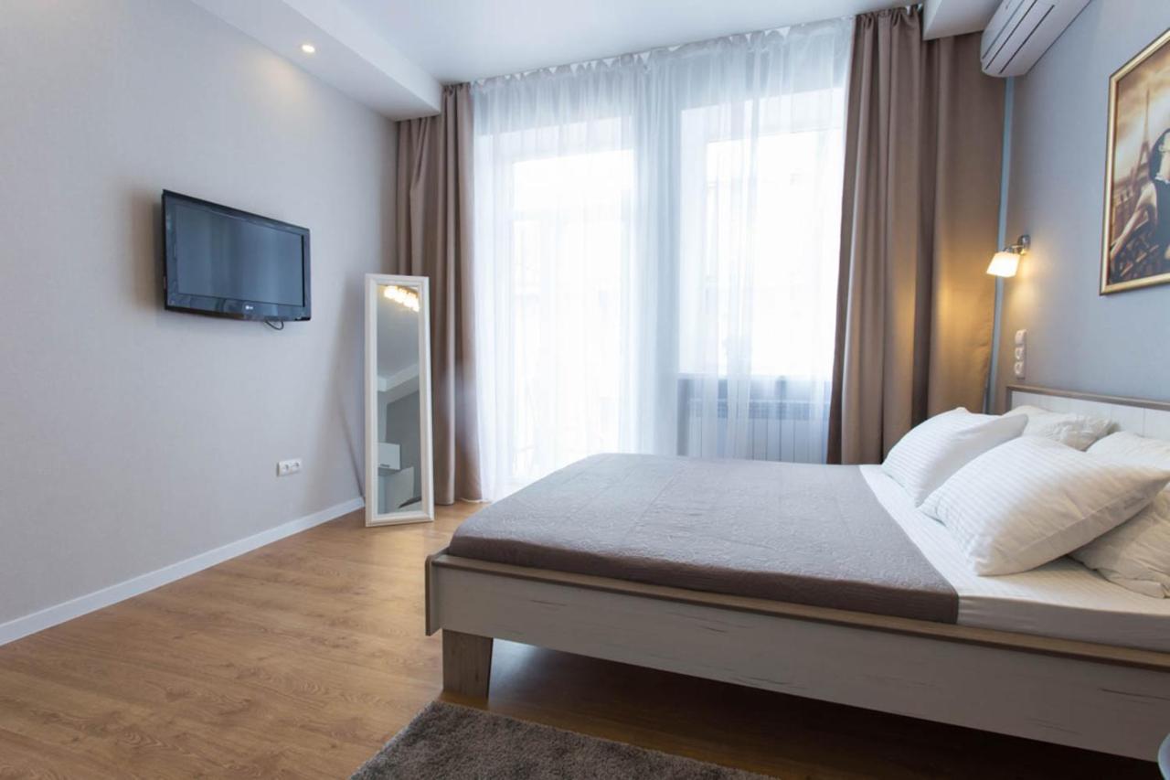 Modern Studio Beside Metro Yaroslava Mudroho, Universytet - Chernyshevska Str 95-7 哈尔科夫 外观 照片