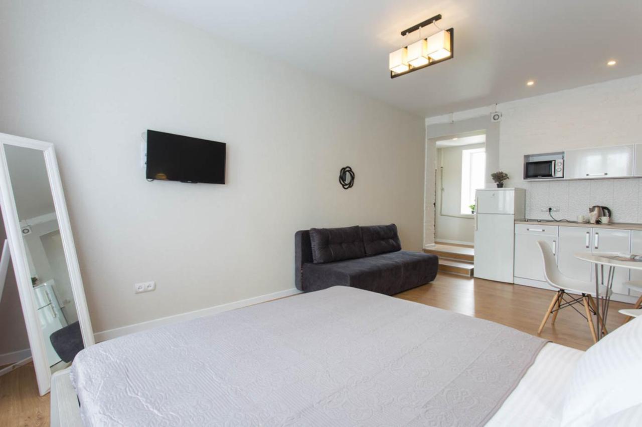 Modern Studio Beside Metro Yaroslava Mudroho, Universytet - Chernyshevska Str 95-7 哈尔科夫 外观 照片