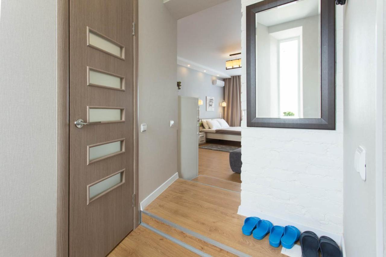 Modern Studio Beside Metro Yaroslava Mudroho, Universytet - Chernyshevska Str 95-7 哈尔科夫 外观 照片
