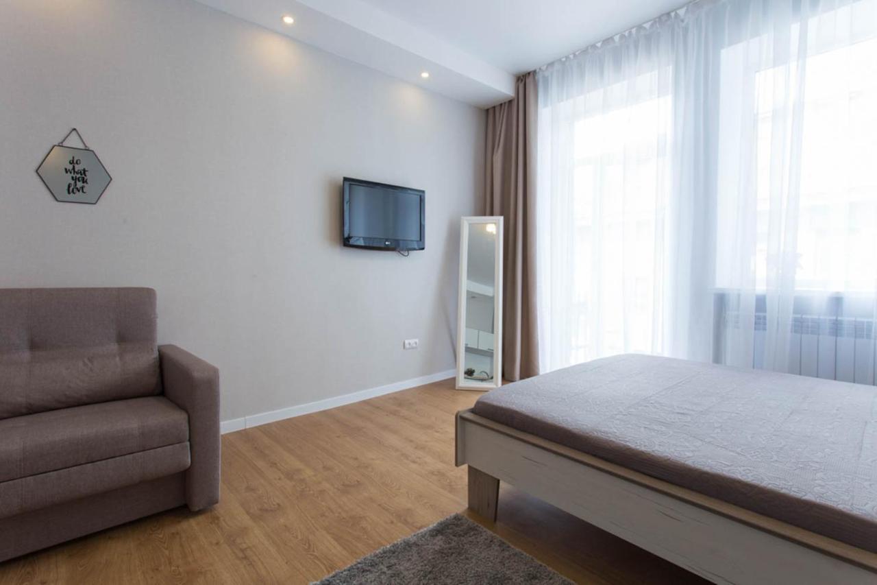 Modern Studio Beside Metro Yaroslava Mudroho, Universytet - Chernyshevska Str 95-7 哈尔科夫 外观 照片