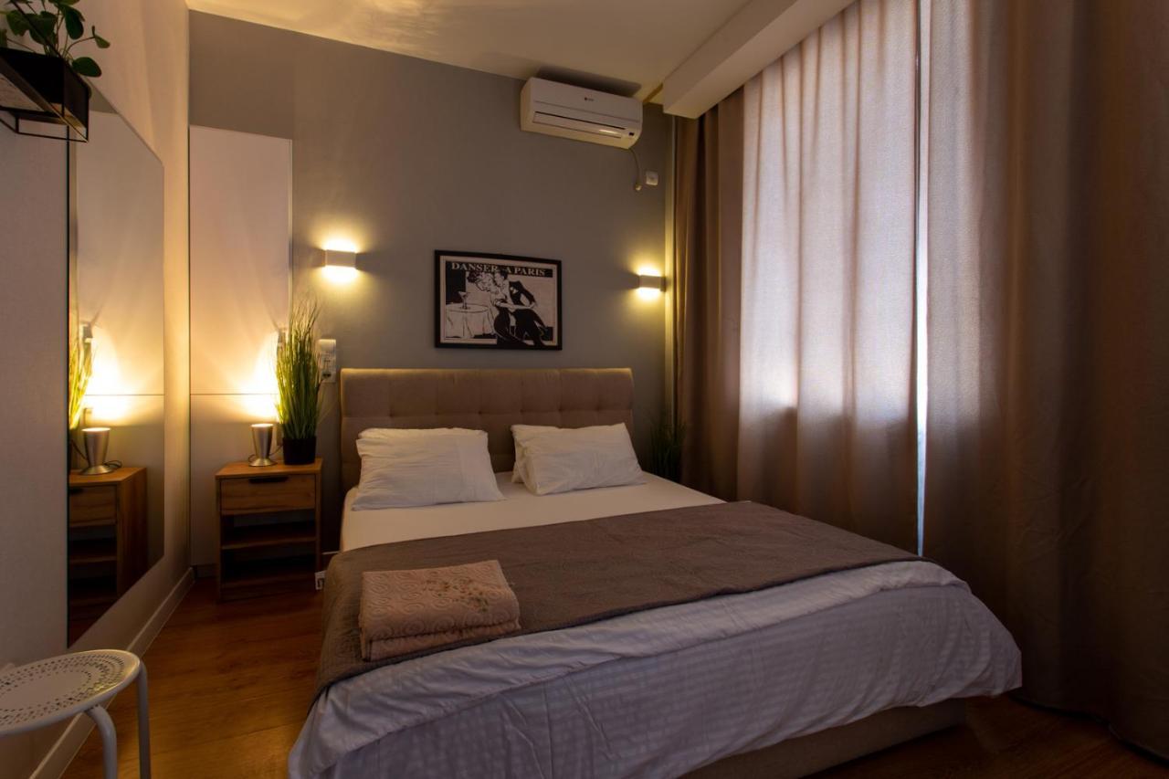 Modern Studio Beside Metro Yaroslava Mudroho, Universytet - Chernyshevska Str 95-7 哈尔科夫 外观 照片