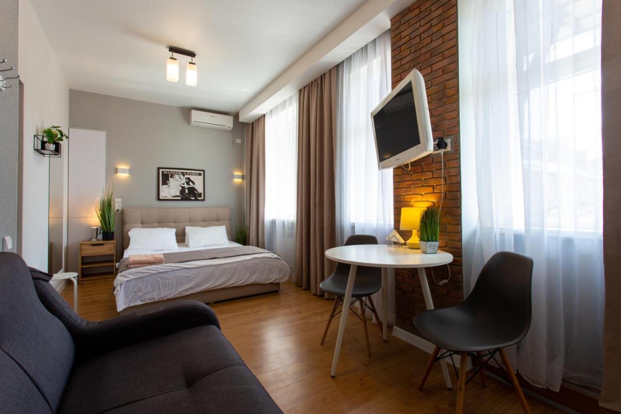 Modern Studio Beside Metro Yaroslava Mudroho, Universytet - Chernyshevska Str 95-7 哈尔科夫 外观 照片